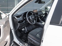 *Sunroof, Heated Steering Wheel, Power Liftgate, Heated Seats, Aluminum Wheels!* With rugged capabil... (image 7)