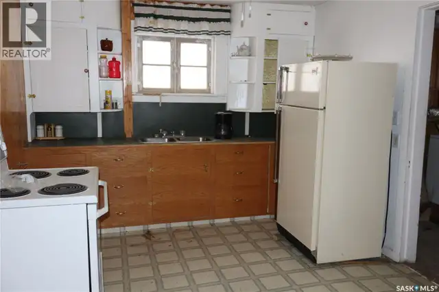 311 2nd AVENUE W Assiniboia, Saskatchewan in Houses for Sale in Moose Jaw - Image 7