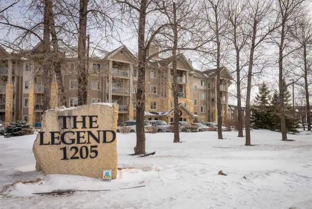 Stunning 2bdrm Condo w/ ample amenities and convenient location!