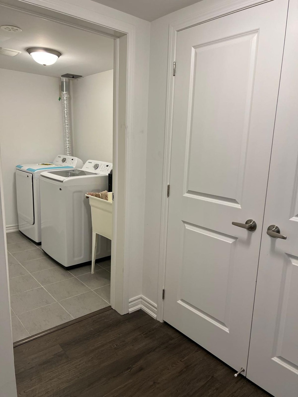 Orillia, close to the water, 2 bedroom, 2.5 bath home 2