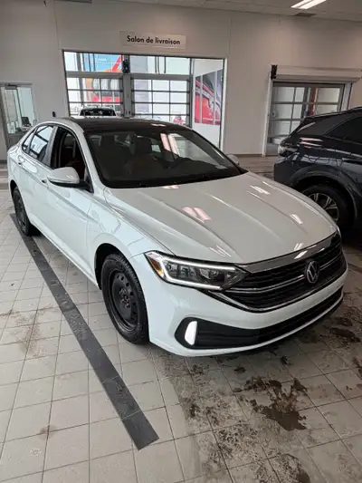 8 pneus 8 roues, app Connect ,démarreur à distance ,Toit panoramique et plus Tous nos véhicules sont...