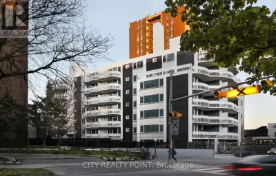 702 - 11 WALMER ROAD Toronto (Annex), Ontario
