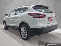 CLEAN CARFAX, APPLE CAR PLAY, ANDROID AUTO, MOONROOF, REMOTE ENGINE START... Featuring a 7-inch touc... (image 1)
