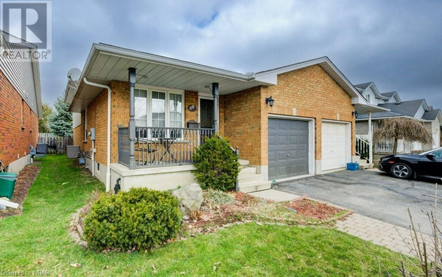 215A INVERHURON Crescent Waterloo, Ontario in Houses for Sale in Kitchener / Waterloo