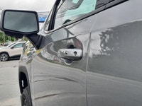 Engine: 6.2L ECOTEC3 V8 L/100Km City: 16.0 L/100Km Hwy: 12.1 Safety Equipment Airbags, Dual-stage fr... (image 7)