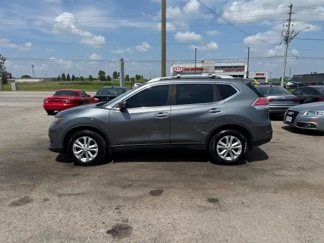 2016 Nissan Rogue SV, AWD, WELL SERVICED, CERTIFIED in Cars & Trucks in London - Image 3