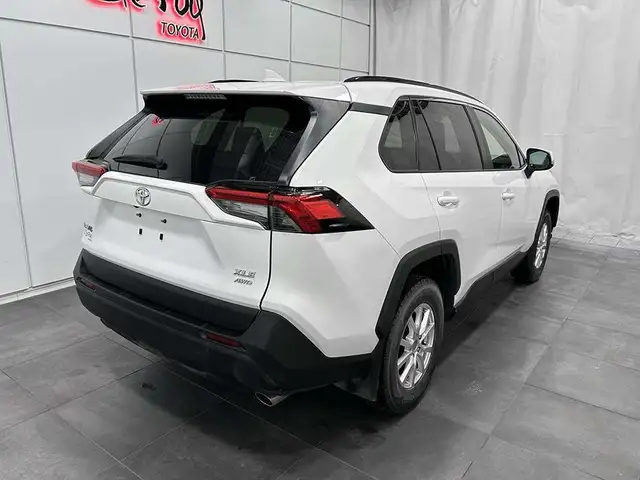 2022 Toyota RAV4 XLE AWD - TOIT OUVRANT - VOLANT CHAUFFANT - MAG in Cars & Trucks in Québec City - Image 10