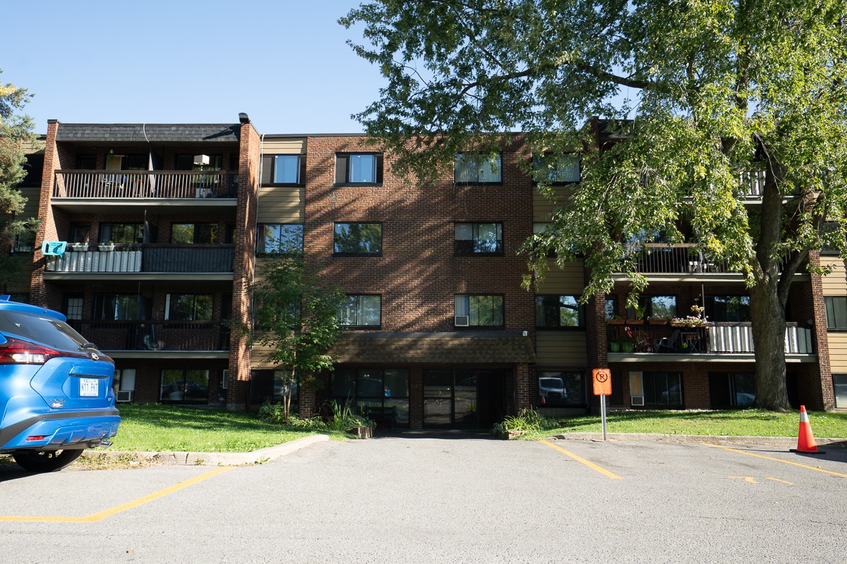 400 Landsdowne — photo 1