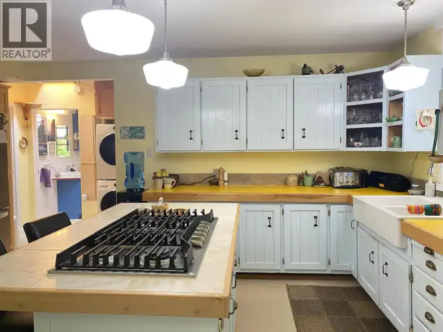 6681 BARNETT ROAD 100 Mile House, British Columbia in Houses for Sale in 100 Mile House - Image 7