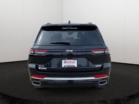 This Jeep Grand Cherokee has a dependable ERC 3.6L V6 24V VVT Engine Upg I w/ESS engine powering thi... (image 4)