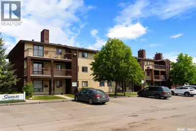 Welcome to #206 31 Rodenbush Drive, a lovely 1 bedroom 1 bathroom condo in the quiet Uplands communi...