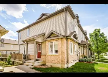 Gorgeous End Unit 2 Bedroom Townhome In Laurentian West!