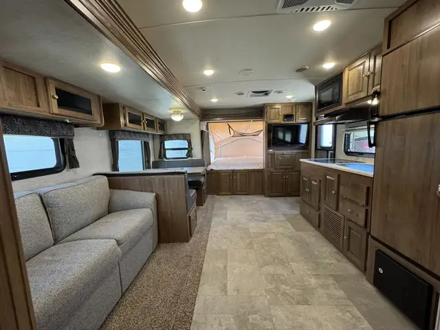 2018 ,Flagstaff,Shamrock 21SSL in Travel Trailers & Campers in Kamloops - Image 6