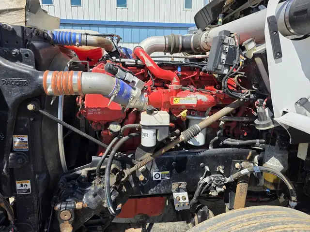 2014 KENWORTH T800 in Heavy Trucks in Saskatoon - Image 11