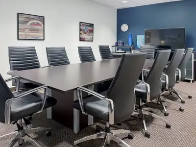 A fully serviced private office with 4 people, ready to use from day one. Work with focus and privac...