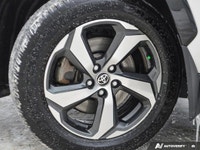 * 8-inch Toyota Multimedia touchscreen display with a 6-speaker audio system * 7-inch digital Multi-... (image 8)