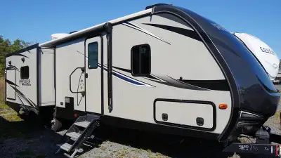 2020 Keystone RV Premier 30RIPRGet away in style. In the crowded ultra-lite field, the Premier has c...