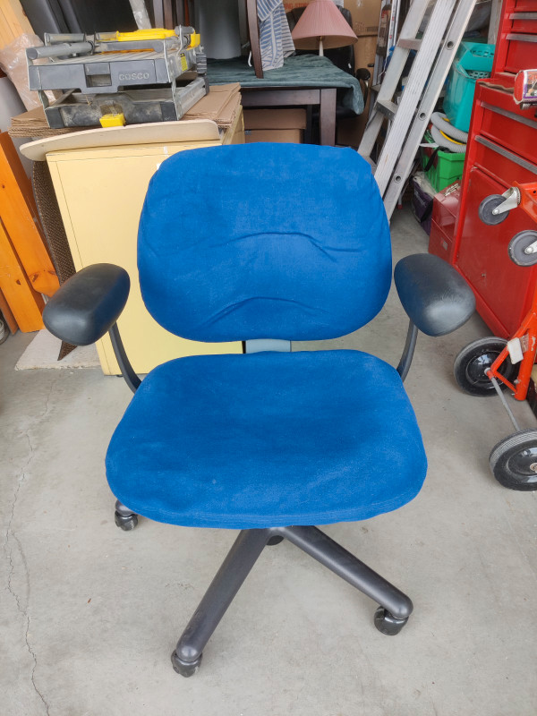 Office Chair in Multi-item in Calgary