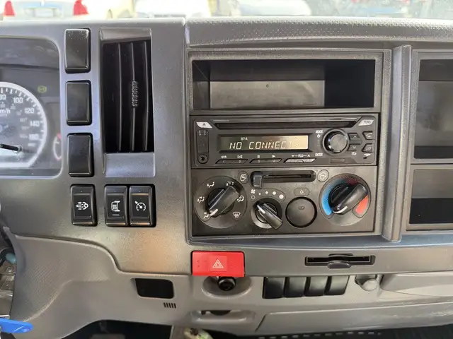 2019 Isuzu NRR 20 Foot Cube Van in Heavy Trucks in Delta/Surrey/Langley - Image 36