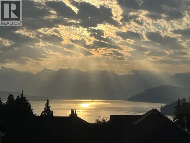 605 WOODLAND AVENUE Gibsons, British Columbia in Condos for Sale in Sunshine Coast - Image 41