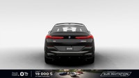 La conception audacieuse du *BMW X6 M60i 2026 *est indéniable. Du toit de type coupé au profil cisel... (image 6)