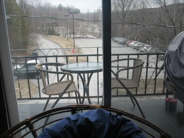 1-bedroom affordable accommodation with beautiful view, 106 Rue Court, Apartment 19