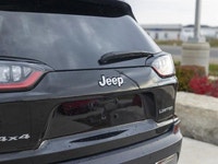 Recently Traded In, This Accident Free, Locally Bought, Jeep Cherokee Is In Fantastic Condition. Dea... (image 9)