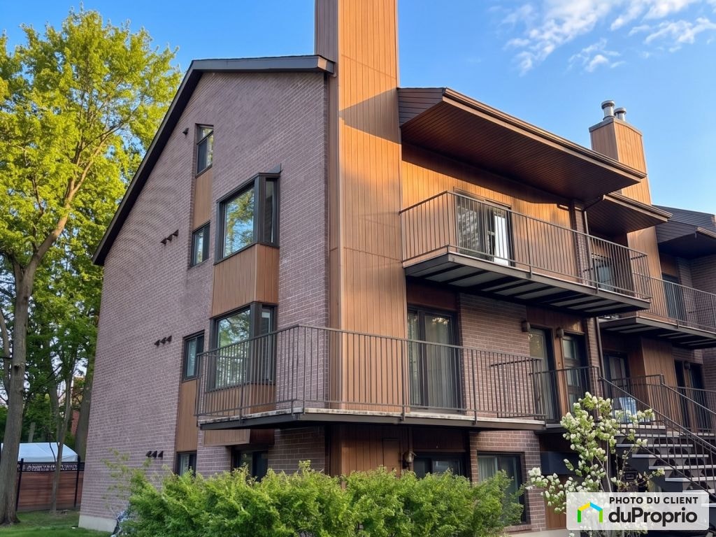 $359,000 - Condominium for sale in Longueuil (Vieux-Longueuil) — photo 1