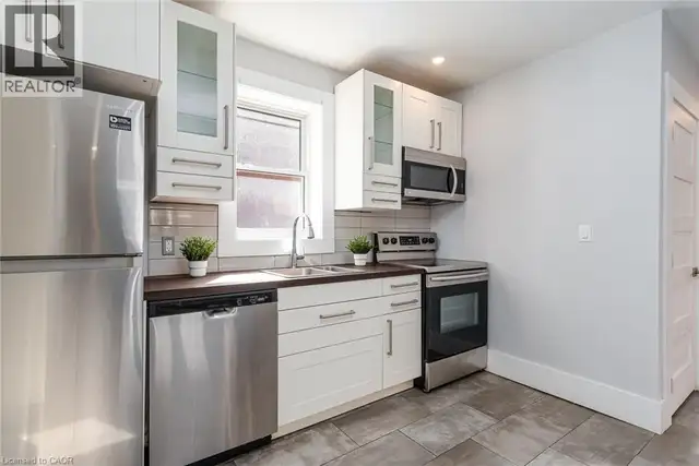 40 WOODLAND Avenue Kitchener, Ontario in Houses for Sale in Kitchener / Waterloo - Image 19