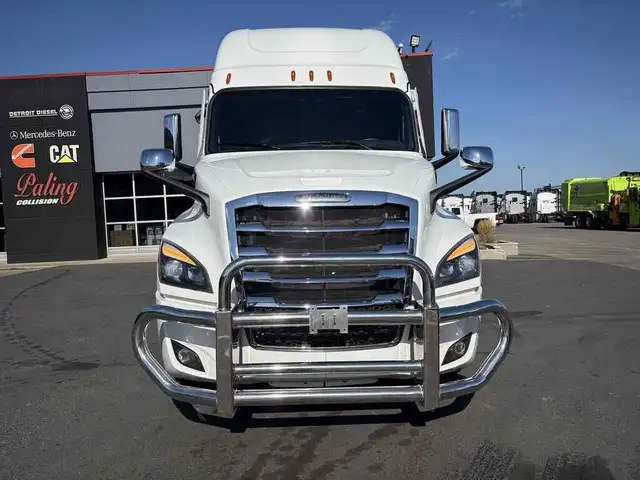 2026 Freightliner Cascadia ParkSmart Unit, Safety Certified, cal in Heavy Trucks in Hamilton - Image 4