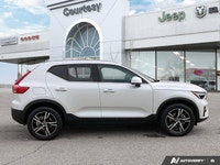 Wonderfully appointed with Charcoal Leather Interior and featuring a full-size Panoramic Sunroof for... (image 6)