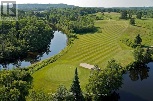 84 GOLF COURSE RD Armour, Ontario in Houses for Sale in Muskoka