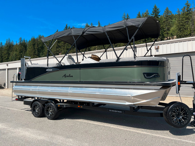 2022 Avalon Quad Lounger in Powerboats & Motorboats in Kelowna - Image 2
