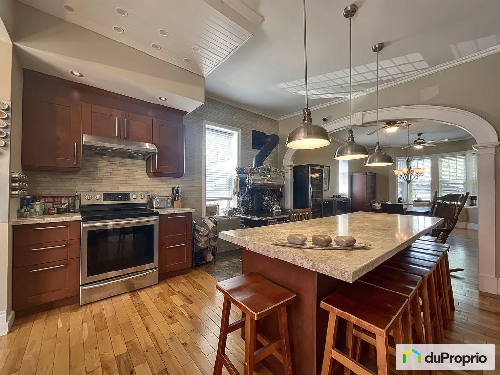 $699,000 - 3 Storey for sale in St-Damien-De-Buckland — photo 2