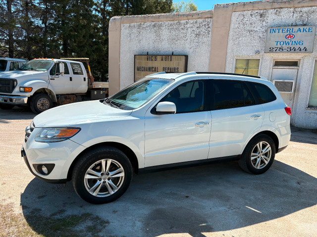2012 Hyundai Sante Fe AWD Safetied in Cars & Trucks in Winnipeg