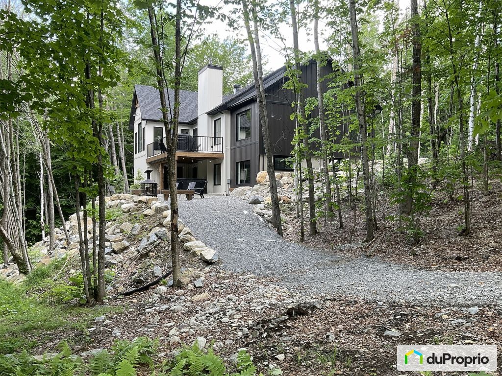 $899,000 - Price Taxes Not Included - Cottage in Chertsey — photo 1