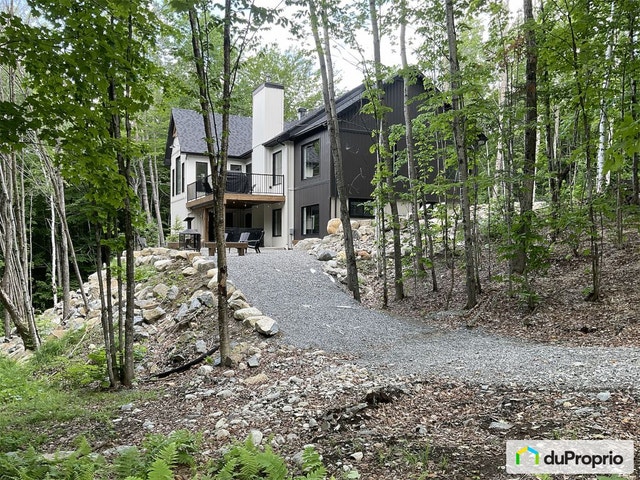 $899,000 - Price Taxes Not Included - Cottage in Chertsey — photo 1