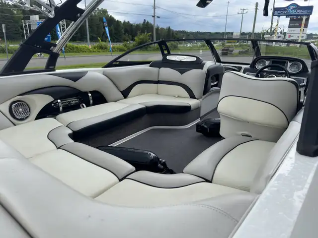 2013 Malibu 21 VLX in Powerboats & Motorboats in Granby - Image 5