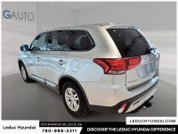 2020 Mitsubishi Outlander ES Experience the Mitsubishi Outlander ES with just 114610 km, finished in... (image 3)