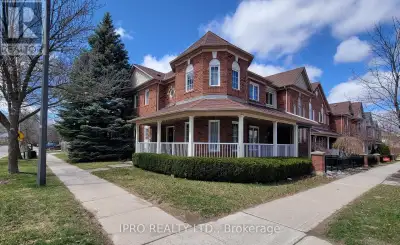 70 OCHALSKI ROAD Aurora (Bayview Wellington), Ontario