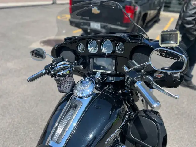 2015 HARLEY-DAVIDSON FLHTK ELECTRA GLIDE ULTRA LTD ABS 103 in Street, Cruisers & Choppers in Saguenay - Image 10