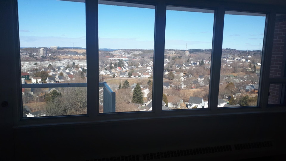 FORT HOWE- BEAUTIFUL 2BD CORNER UNIT- HEATED APARTMENT OCT 15TH 3