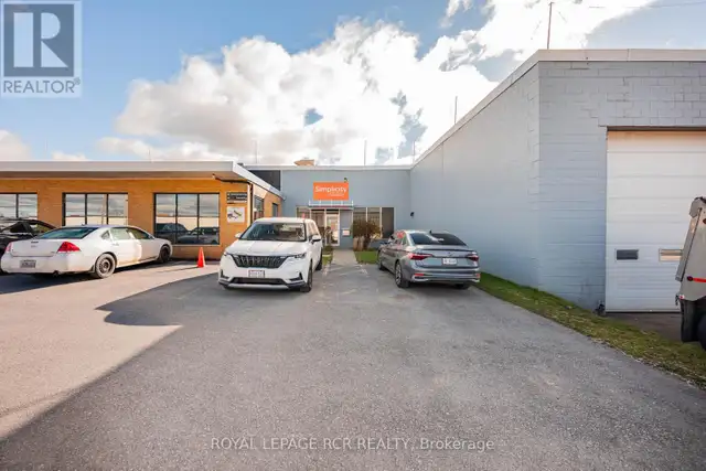 2B - 10 CENTENNIAL ROAD Orangeville, Ontario in Commercial & Office Space for Rent in Oakville / Halton Region - Image 3
