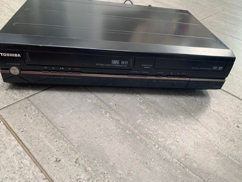 Toshiba D-VR7 DVD PLAYER VHS VCR PORTION DOES NOT WORK for sale  