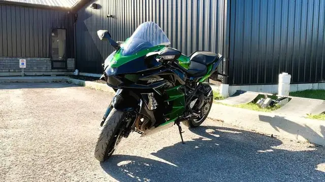 2022 KAWASAKI NINJA H2 SE SX - FINANCE AVAILABLE!  in Sport Bikes in Winnipeg - Image 6