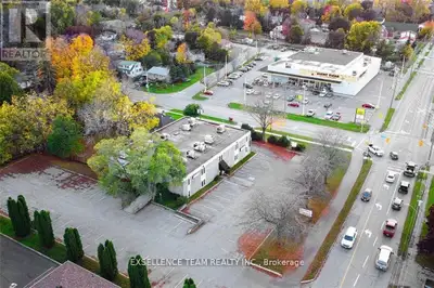 Great opportunity to establish your business in a well maintained building.This professional buildin...
