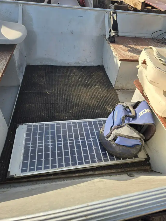 16' Lund Aluminum boat with 25hp Merc in Powerboats & Motorboats in Prince Albert - Image 7