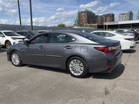La Lexus ES 350 2018 est une berline de luxe raffinée qui se distingue par son confort exceptionnel,... (image 8)
