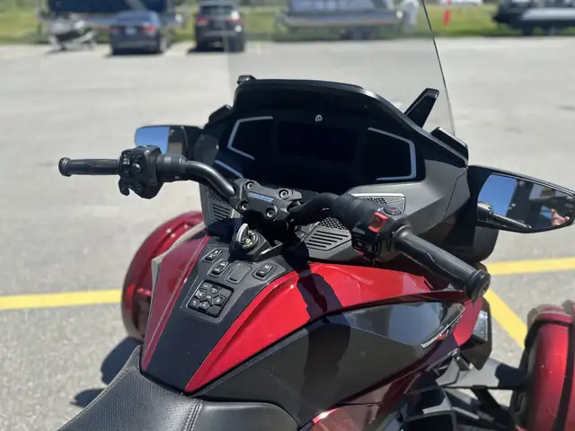 2021 Can-Am SPYDER RT LIMITED in Street, Cruisers & Choppers in Kawartha Lakes - Image 6