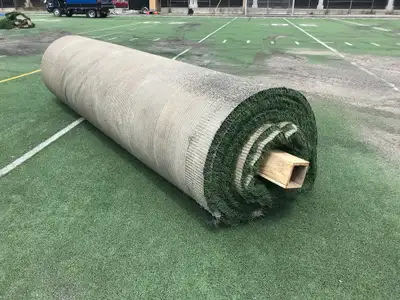 Gazon synthétique usagé / Used artificial turf, View more